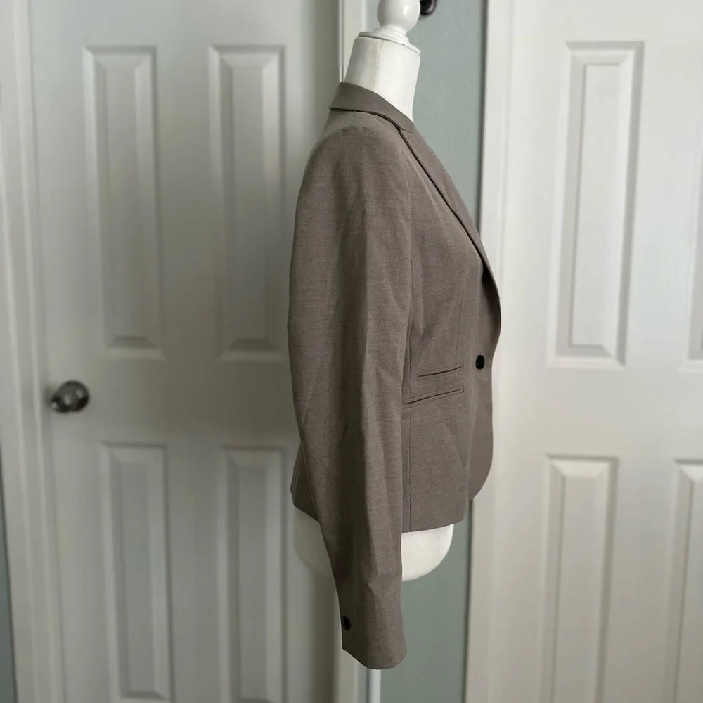 H&M Light Brown Three Pocket One Button Blazer Size 8 - Picture 5 of 7